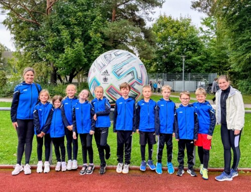 Leichtathletik – Die „Blauen Blitze“ vom TSV Ochenbruck siegen das dritte Jahr in Folge bei der Altenberger Schülerolympiade